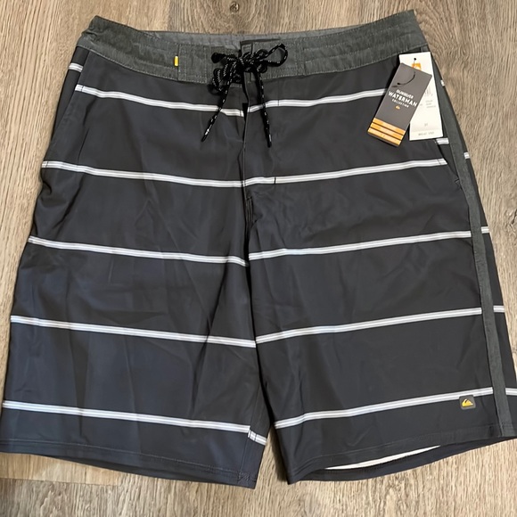 NWT Quiksilver Waterman Collection Liberty Overboard Beachshorts, size 31 - Picture 1 of 6